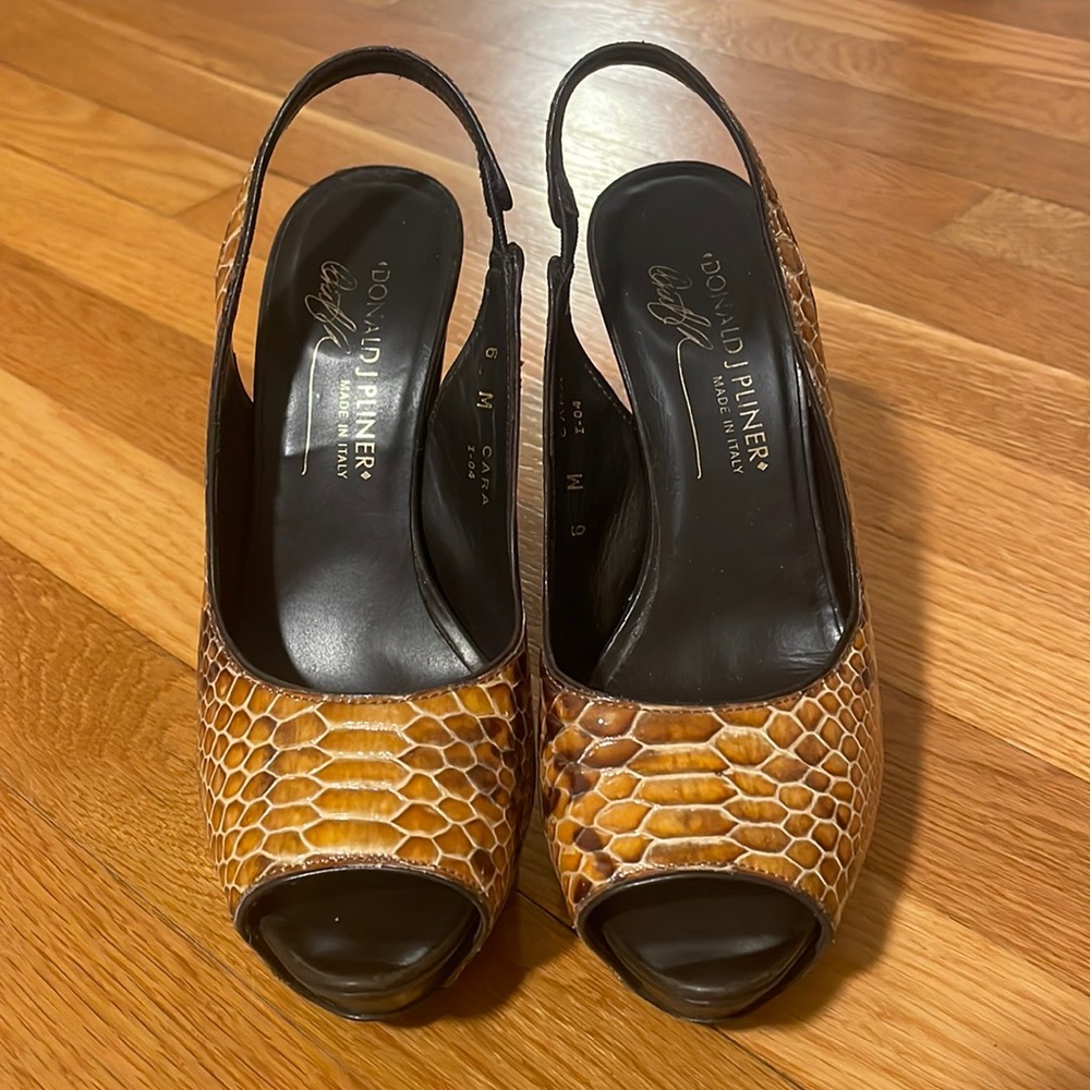 Used Donald J Pliner pumps